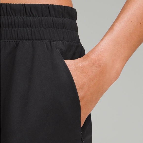NWT Lululemon Swift Mid-Rise Wide-Leg Pant in Black Size 8 - Picture 5 of 9